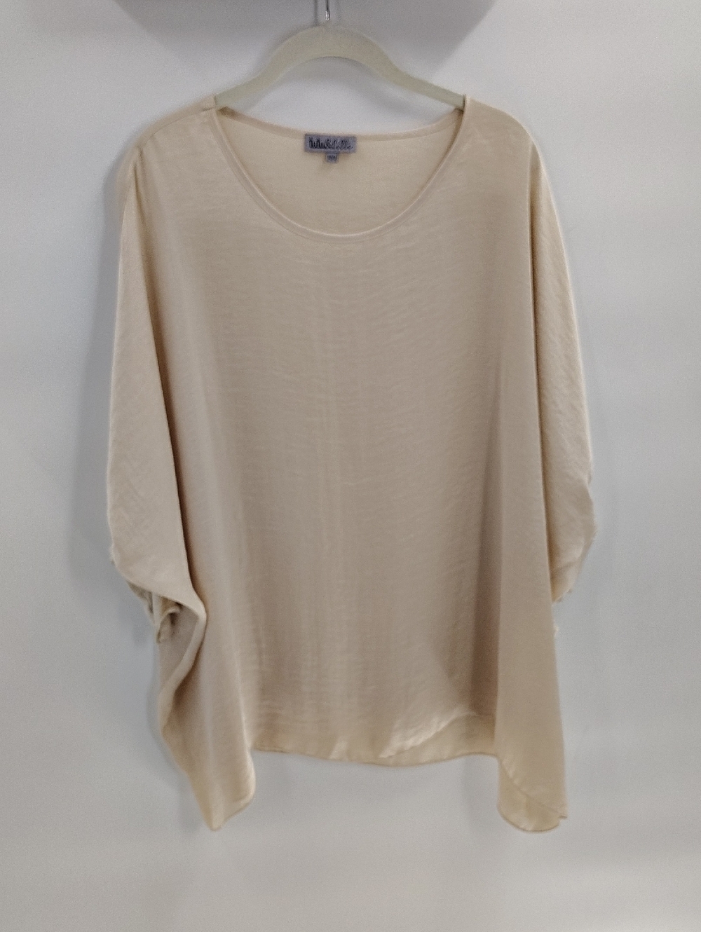Tutu & Lilli Bella Round Neck Blouse Size XS/SM Satin Cream